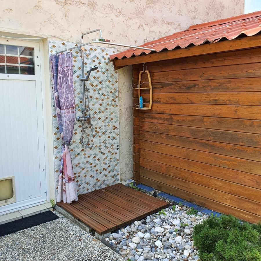 Le Petit Manoir Bed & Breakfast วูซ์-ซัวร์-แมร์ ภายนอก รูปภาพ